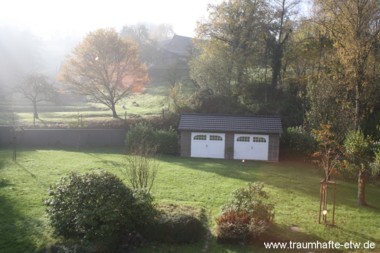 Herbstlicher Blick in den wunderschönen Garten Herbstblick in den Garten